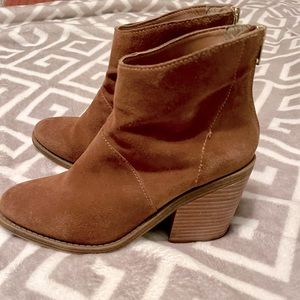 Steve Madden suede booty, size 9M